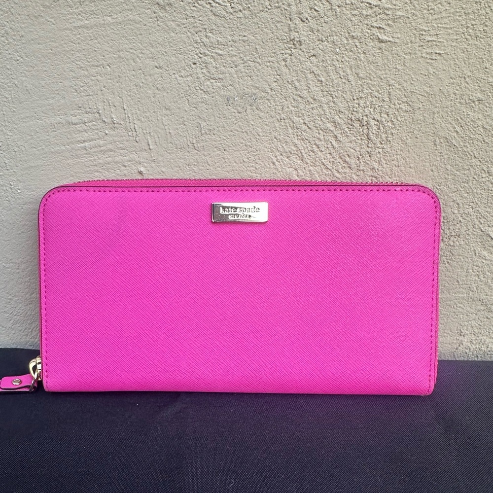 Kate Spade Fuchsia Wallet